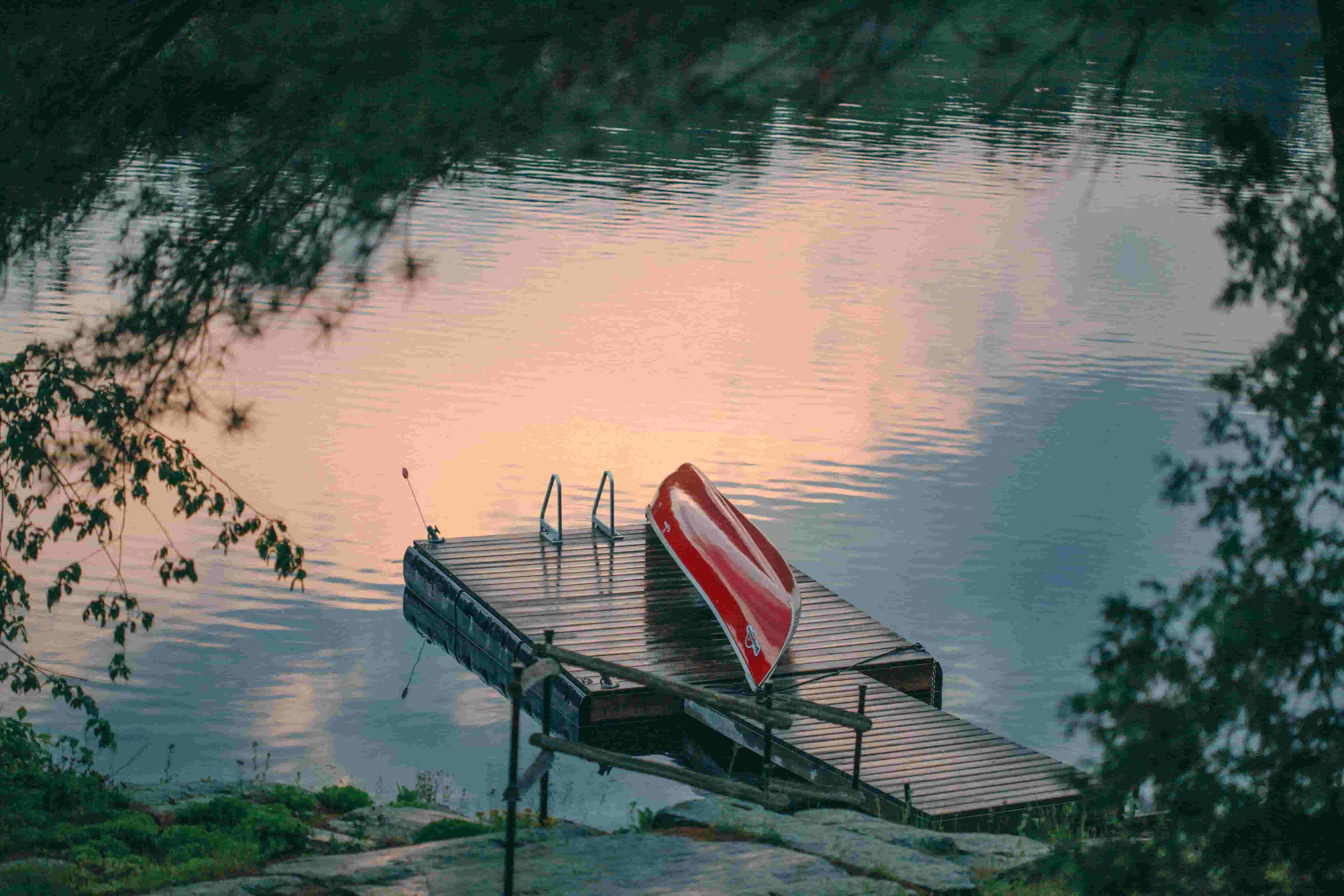 Canoe sitting on the docks.
